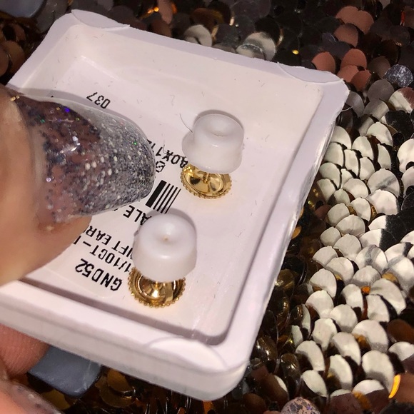 Beautiful Round Big Diamond Earrings WOW Huge Sale - Picture 10 of 10